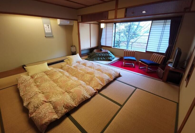 スタンダードルーム, Sakahijiri Nikko