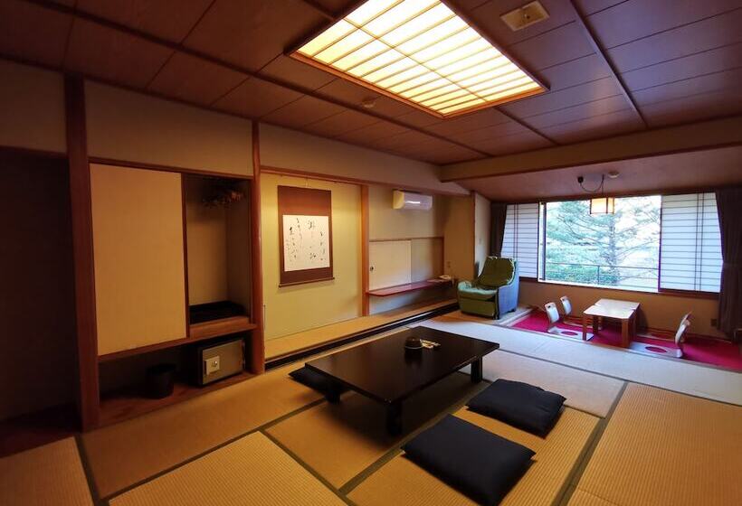 ファミリールーム, Sakahijiri Nikko