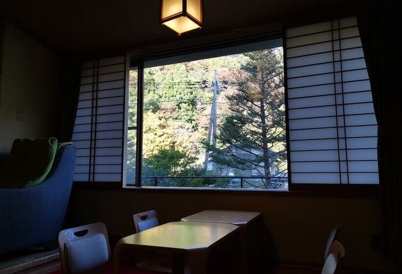 ファミリールーム, Sakahijiri Nikko