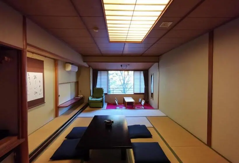 اتاق استاندارد چهار تخته, Sakahijiri Nikko