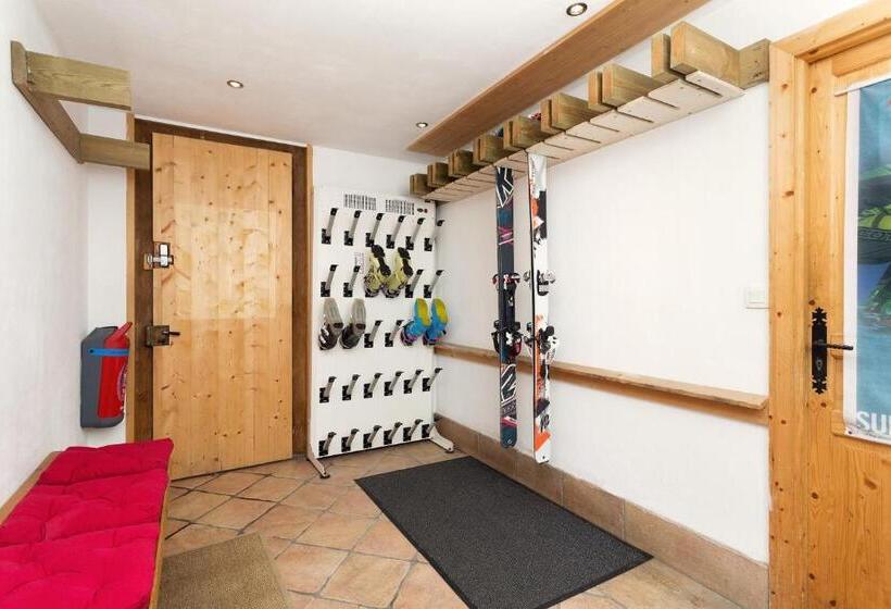 Шале Superior 1 Спальня, The Castle, 10 Bedroom Chalet, Chamonix Centre
