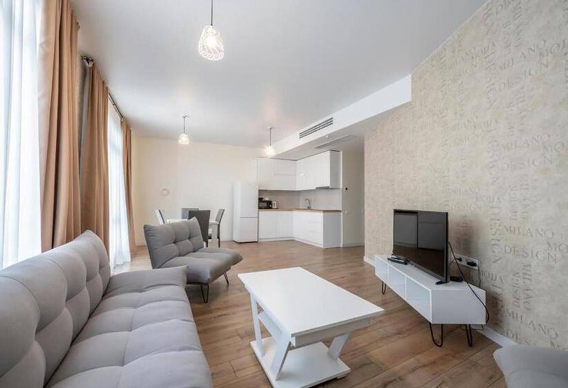 سوییت لوکس, White Sails Residential
