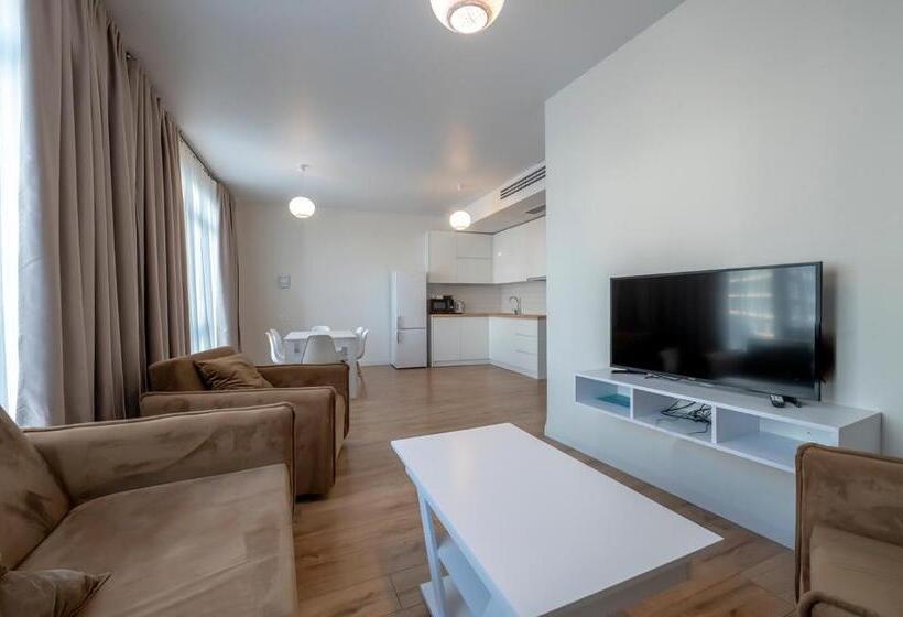 سوییت لوکس, White Sails Residential