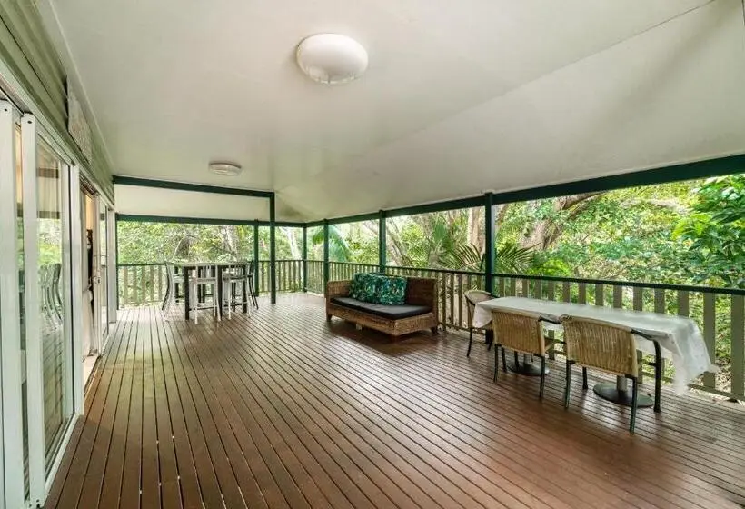 تختخواب در اتاق مشترک, Halse Lodge Noosa Heads