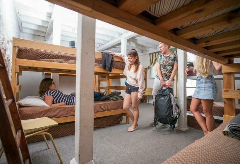 带共用卧室公用房间的床, Port Fairy Yha