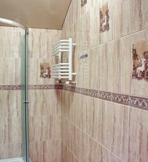 اتاق لوکس, Smotrytska Vezha