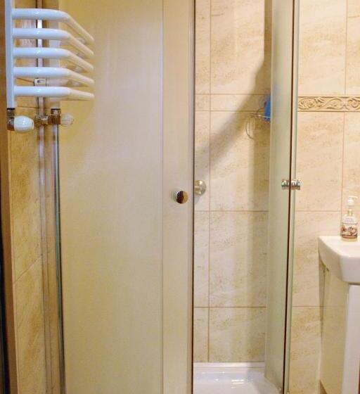 غرفة ديلوكس, Smotrytska Vezha