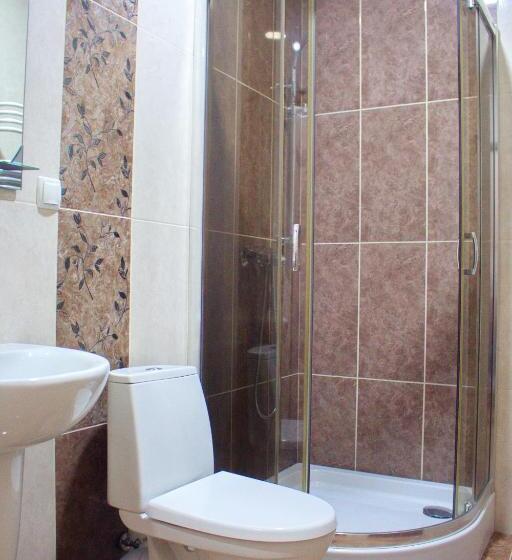 اتاق اکونومی, Smotrytska Vezha