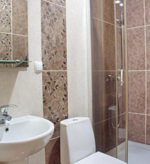 اتاق اکونومی, Smotrytska Vezha