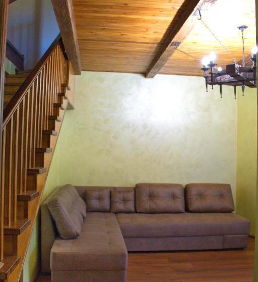 سوییت دوبلکس, Smotrytska Vezha