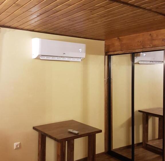 سوییت دوبلکس, Smotrytska Vezha