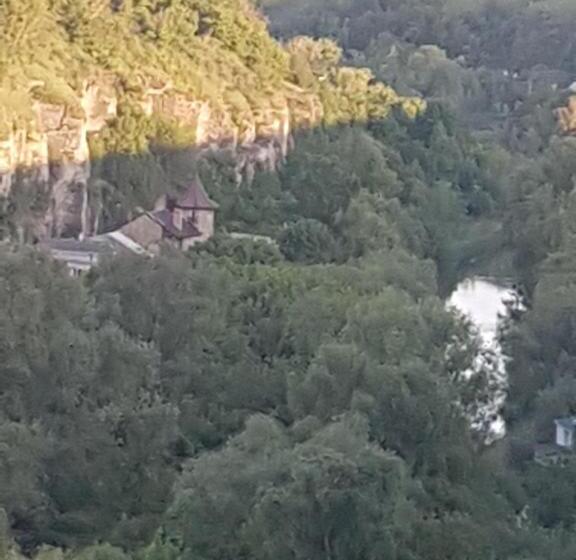 سوییت دوبلکس, Smotrytska Vezha