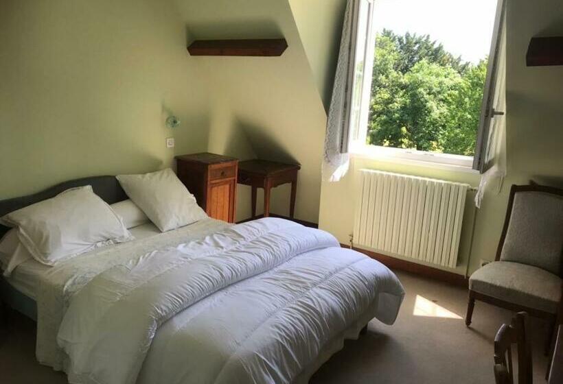 庭の見えるスタンダードトリプルルーム, Mazmoura