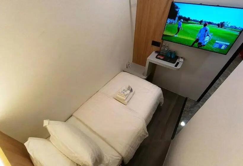 Pokój Deluxe Jednoosobowy, Red S