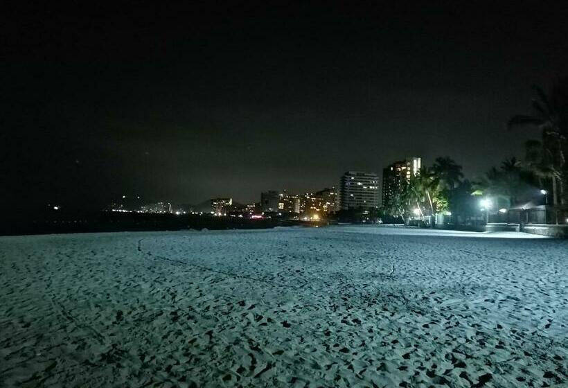 חדר סופריור, West Plaza