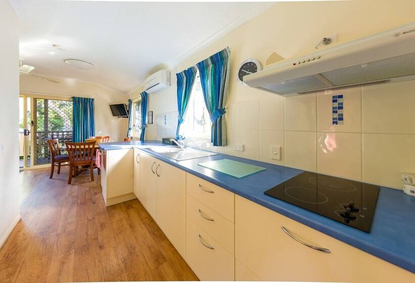 בקתה, King Reef Resort