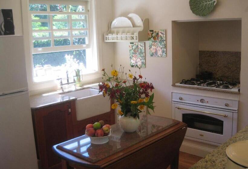 디럭스 룸, Annie's Cottage