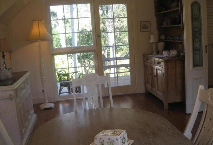 디럭스 룸, Annie's Cottage