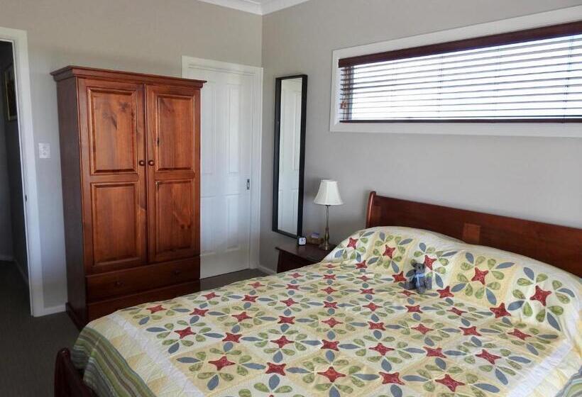 Номер Стандарт с Балконом, Rezare House Bed & Breakfast