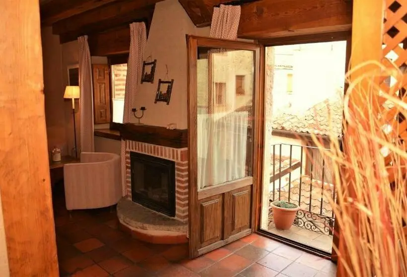 スタンダードスタジオ, Apartamentos Lobiche