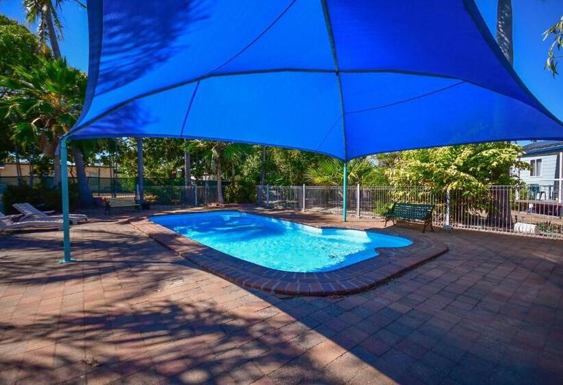 标准间, Ash S Holiday Units