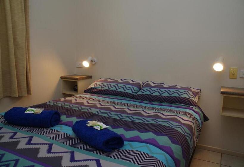 标准间, Ash S Holiday Units