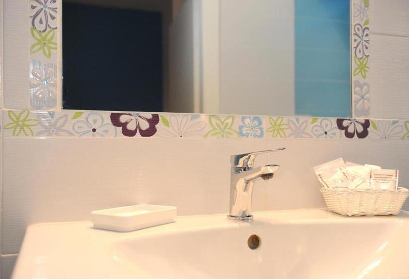 Трежместный Номер Economy, L Isola Del Postino Rooms