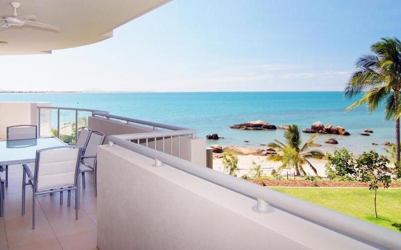 ３ベッドルームアパートメント, Coral Cove Apartments