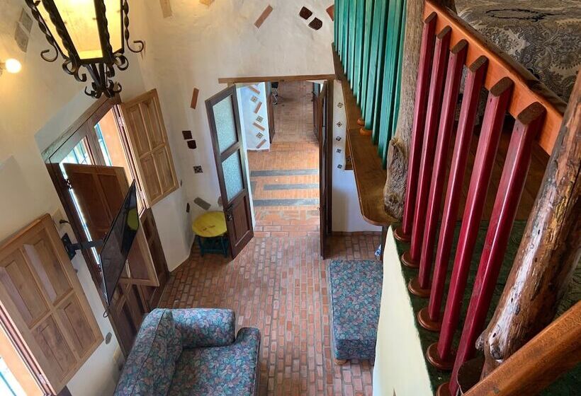 家庭间, Casa Miguel Arcangel