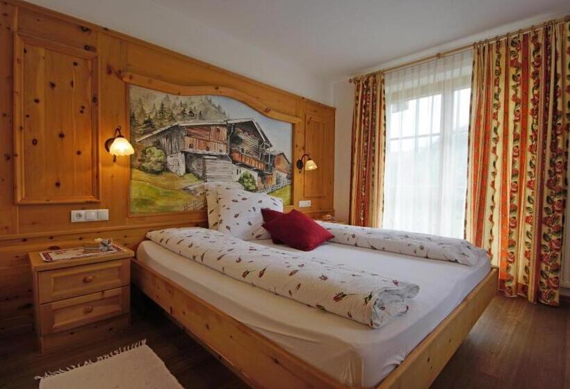 חדר קומפורט לשלושה, Pension Odles