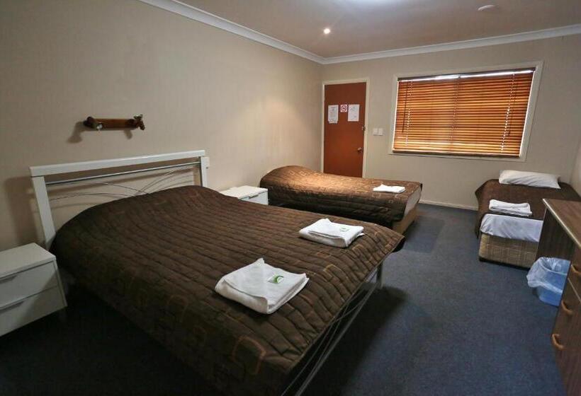 اتاق راحتی سه تخته, O Dowds Hotel/motel Rockhampton
