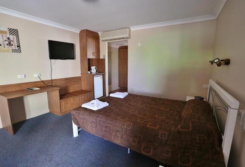 اتاق استاندارد سه نفره, O Dowds Hotel/motel Rockhampton