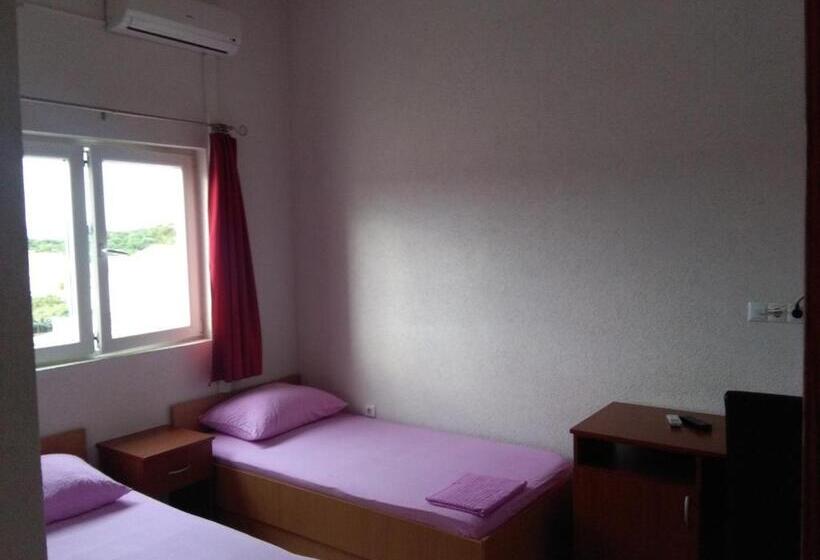 اتاق استاندارد, Royal Apartments