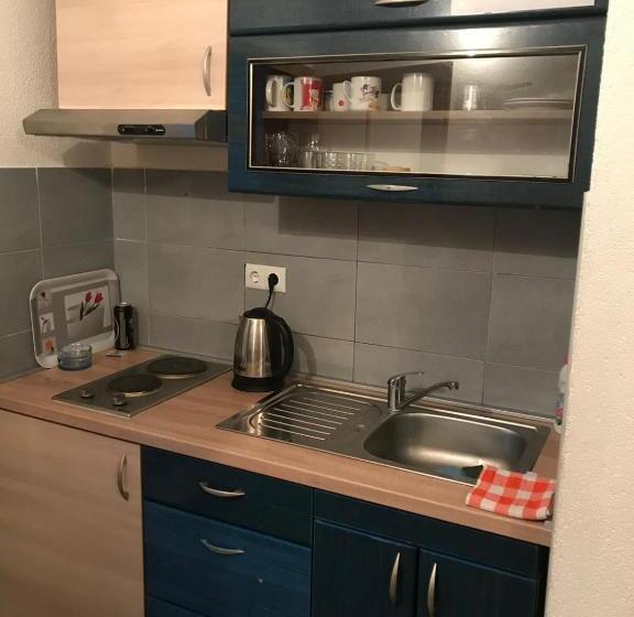 Standard Triple Room with Terrace, Royal Apartments