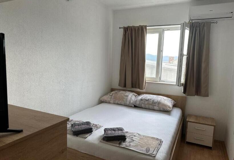 اتاق استاندارد, Royal Apartments