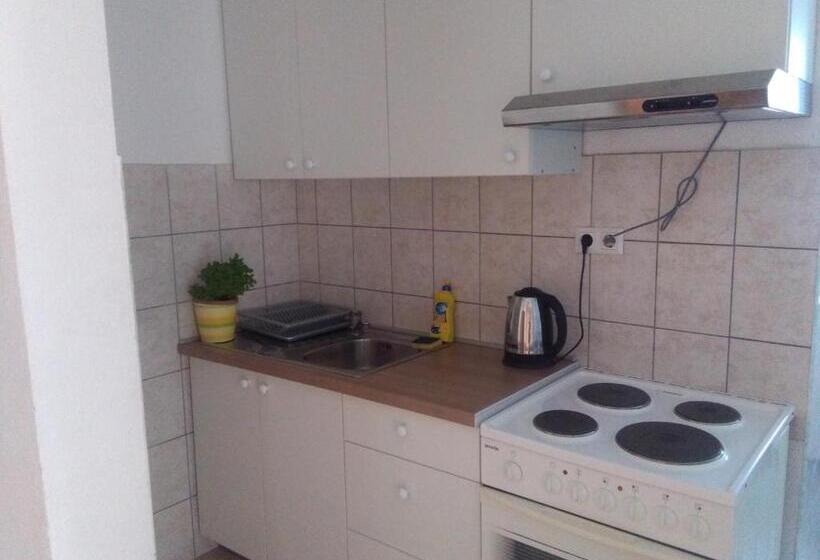 اتاق استاندارد, Royal Apartments