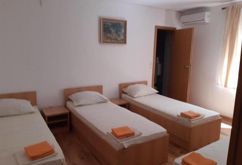 آپارتمان 1 خوابه همکف, Royal Apartments