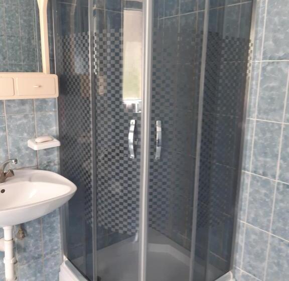 آپارتمان 1 خوابه همکف, Royal Apartments