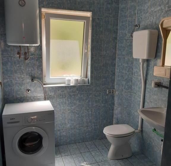 آپارتمان 1 خوابه همکف, Royal Apartments