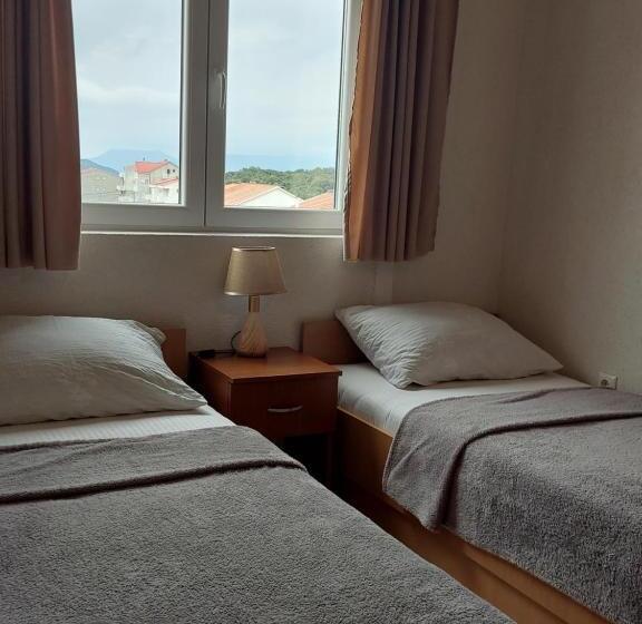 اتاق استاندارد, Royal Apartments