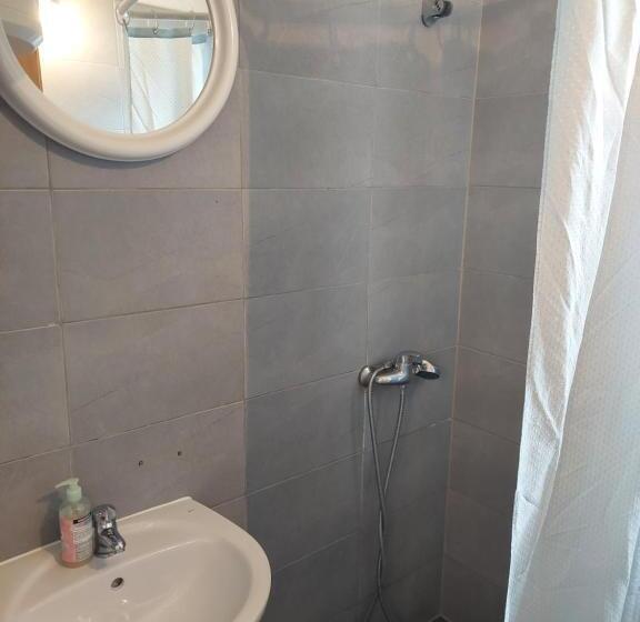 Standard Triple Room with Terrace, Royal Apartments