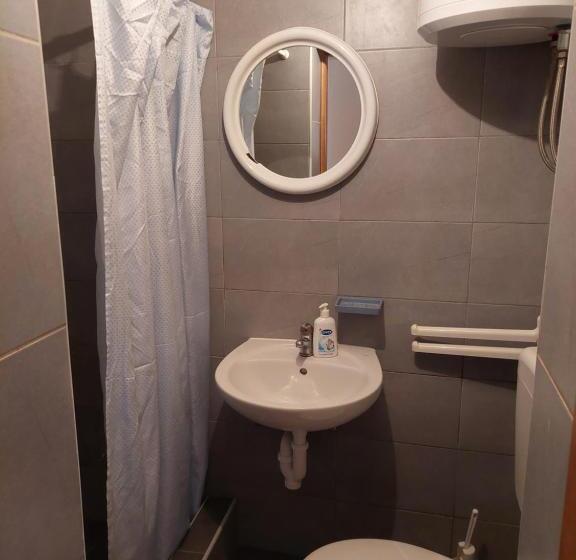 آپارتمان 1 خوابه همکف, Royal Apartments