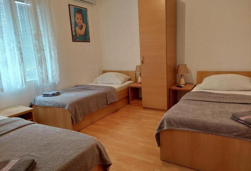 آپارتمان 1 خوابه همکف, Royal Apartments