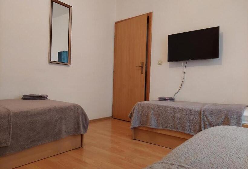 آپارتمان 1 خوابه همکف, Royal Apartments