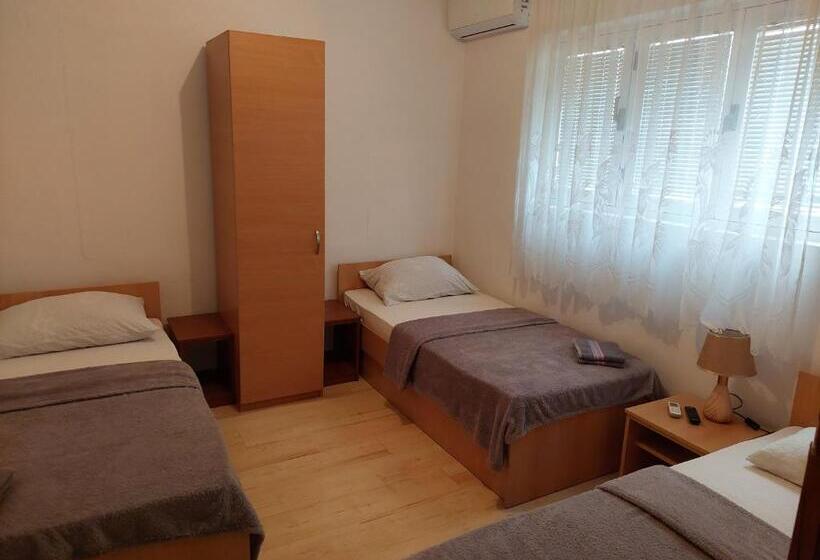 آپارتمان 1 خوابه همکف, Royal Apartments