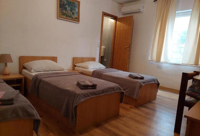 آپارتمان 1 خوابه همکف, Royal Apartments