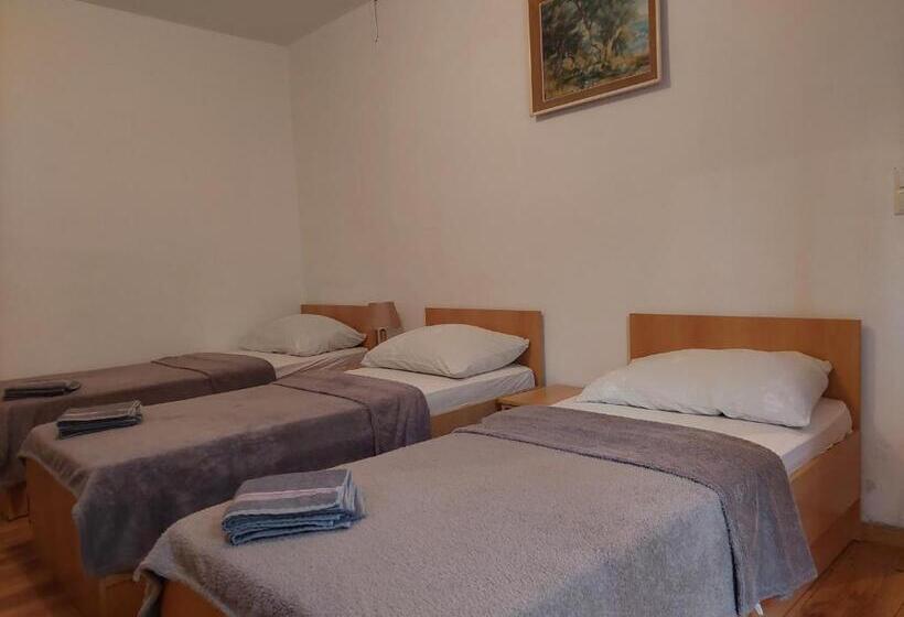 آپارتمان 1 خوابه همکف, Royal Apartments