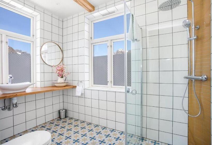 스탠다드 룸 킹사이즈 침대, Sakrisøy Gjestegård   Manor House In Sakrisøy   Solbakken Anno 1880