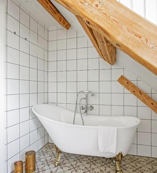 바다 전망 디럭스 3인룸, Sakrisøy Gjestegård   Manor House In Sakrisøy   Solbakken Anno 1880