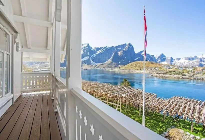 オーシャンビューデラックススイート, Sakrisøy Gjestegård   Manor House In Sakrisøy   Solbakken Anno 1880